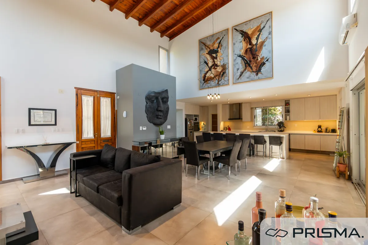 CASA – 2 DORMITORIOS – VALLE DEL GOLF