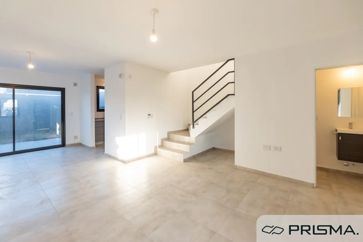 RINCONES DE MANANTIALES – DUPLEX 3 DORM Y 3 BAÑOS
