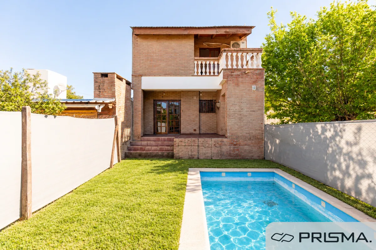 CASA – 3 DORMITORIOS – B° ALEJANDRO CENTENO – APTO CRÉDITO