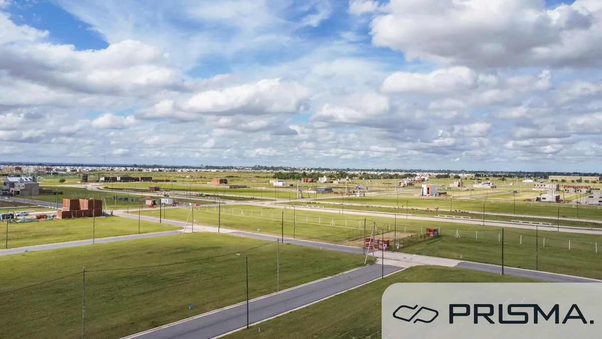 LOTE APTO DUPLEX FONDO NORTE-350M2-PAMPAS DE MANANTIALES